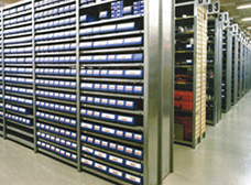 抽取式零件盒與貨架的配合使用場景